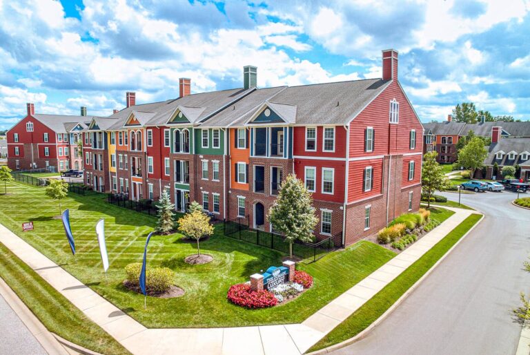 The Domain at Bennett Farms apartments in Zionsville with fenced-in yards.